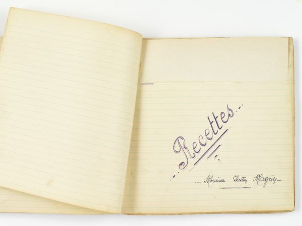 Pages intérieures d’un cahier de recettes ayant appartenu au chef Gaston Magrin.